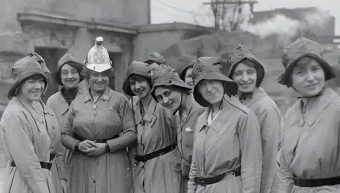 十几万中国劳工被骗出国挖煤，谁知等他们的却是几十万法国女性